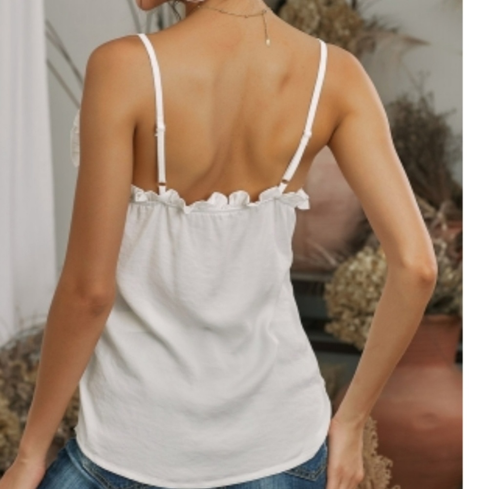 🤍 White Ruffle v-neck camisole chic - Picture 2 of 4